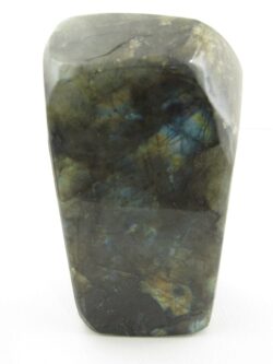 Pierre labradorite polie