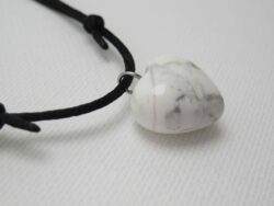 Pendentif Minéral Cœur howlite