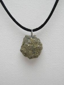 Pendentif Minéral Pyrite Brute