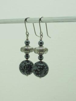 Boucles d’oreilles minérales obsidienne neige et hématite