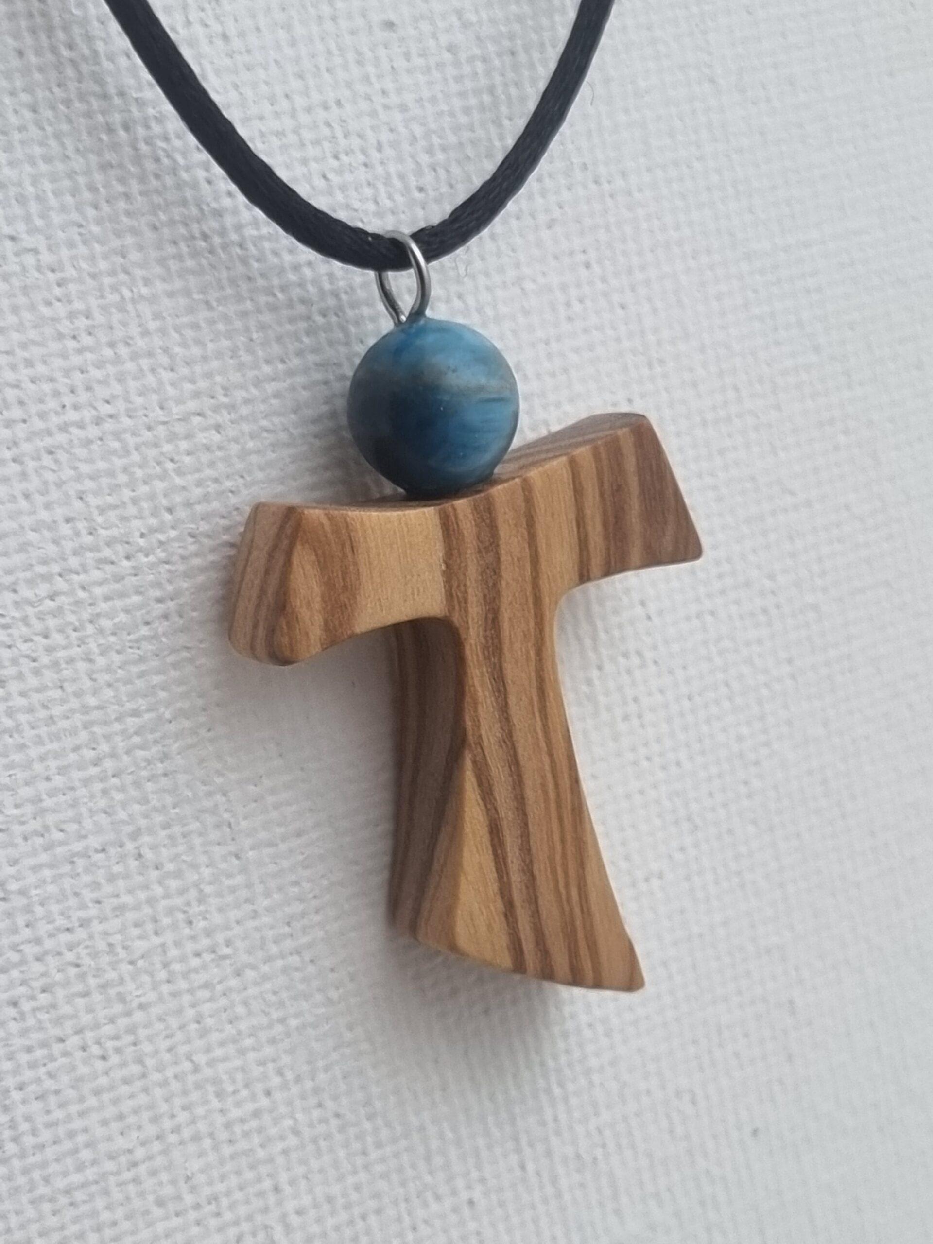 Pendentif croix en Tau Minéral Apatite