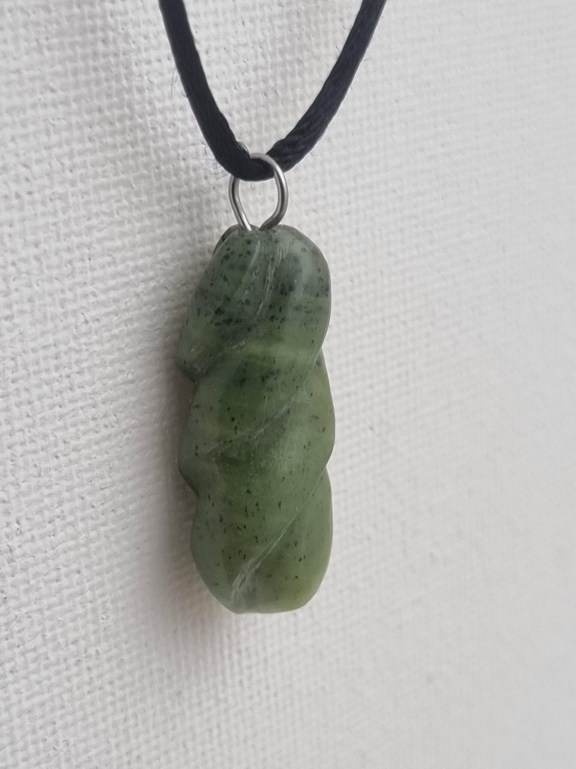 Pendentif Minéral Spirale Jade néphrite