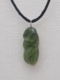 Pendentif Minéral Jade néphrite