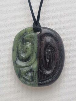 Pendentif Bois de Palissandre et Jade néphrite